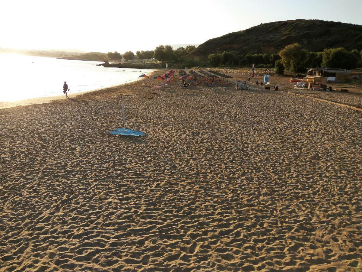 Apartment Next To The Beach カト・ダラトソ エクステリア 写真